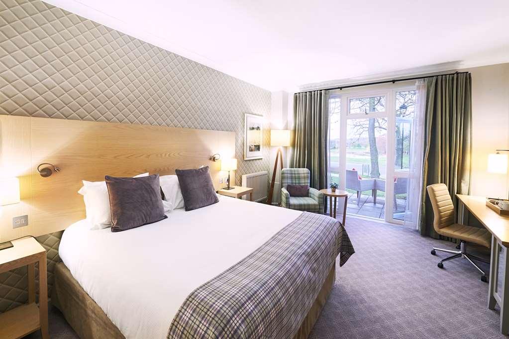 The Belfry Hotel & Resort Sutton Coldfield Room photo